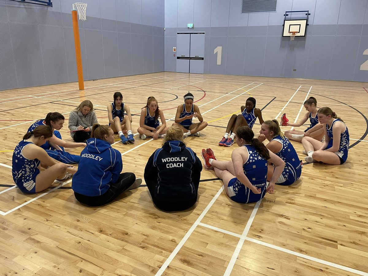 WoodleyNetball's tweet photo. Well done @Eagles_Netball 👏👏great U19 game this morning. #goodbattle 💙🤍 https://t.co/dhhVN7R9XE