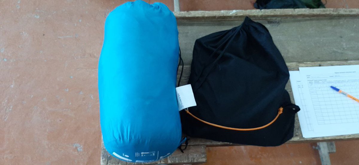 #ЛизаАлерт Кто забыл вещи на поиске Айлитв в Волгоградской обл?
Чьё добро?