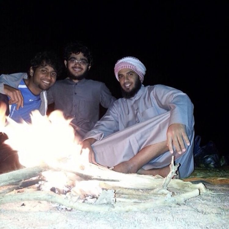 abumohammad212's tweet photo. في مثل هذا اليوم 20 / 6 / 1440 هـ فقدت أخ حبيب وصديق قريب فقدت ابتسامه وروح طاهره فقدت أخي إبراهيم التميمي نسأل الله أن يجمعنا به في جنات النعيم 
فالقلب مكلوم على فقدك يا إبراهيم https://t.co/ryAMHXRYEj