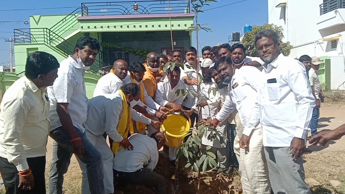 iTDP_Official's tweet photo. హిందూపురం ఐటీడీపీ ఆధ్వర్యంలో ఘనంగ��� జరిగిన తెలుగుదేశం పార్టీ జాతీయ ప్రధాన కార్యదర్శి శ్రీ నారా లోకేష్ గారి జన్మదిన వేడుకలు. 

#HBDNaraLokesh https://t.co/1cI7JJxcPw