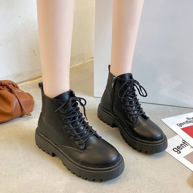 ❇️ rt * only follower สุ่มแจก 1 คู่ 
—
เปิดรอบ2ค้าบ งานดีมากๆ ได้ของไว การันตีราคาถูกที่สุด 🤩 combat boots ราคาเซลล์ๆ 💖🥾 เอาไปแมทช์กับชุดง่าย งานจริงดีมากๆๆ ↪️ rt รับโปร 189฿ เท่านั้น❕ไซส์ตั้งแต่ 35-42 ค่า