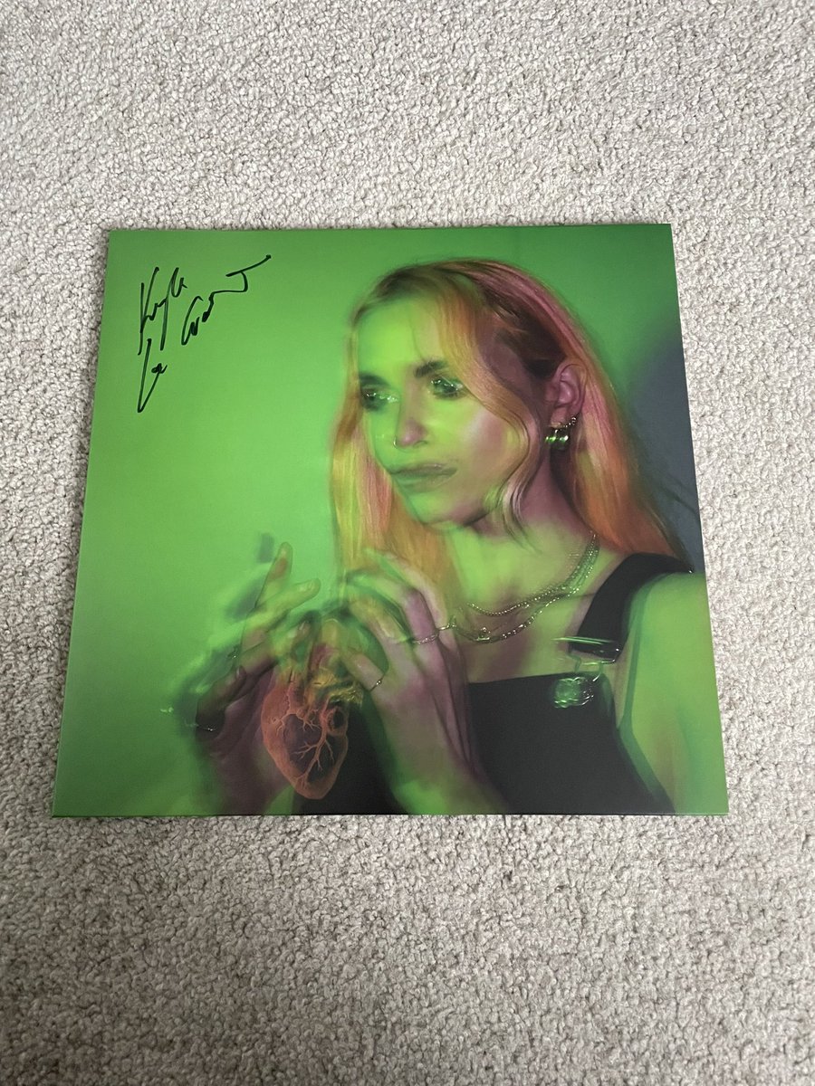 samc83's tweet image. I’m currently listening to @kylalagrange’s wonderful new album which arrive yesterday. It’s so nice that she’s back