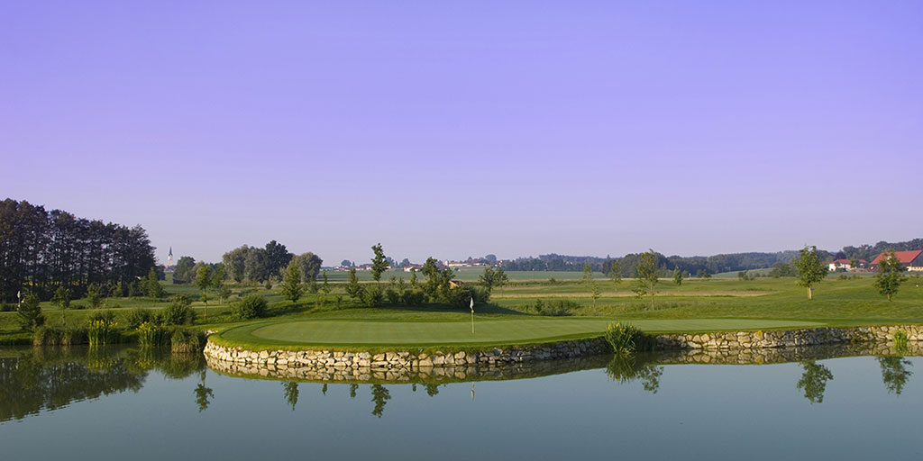Scratch72_'s tweet photo. Nothing beats a peaceful evening of #golf! 😍

This beautiful shot was taken on the Beckenbauer Golf Course at the Hartl Golf Resort in Germany #golfcourse #golfgoals https://t.co/T5B6qWHumo https://t.co/tcjmvjGOeG