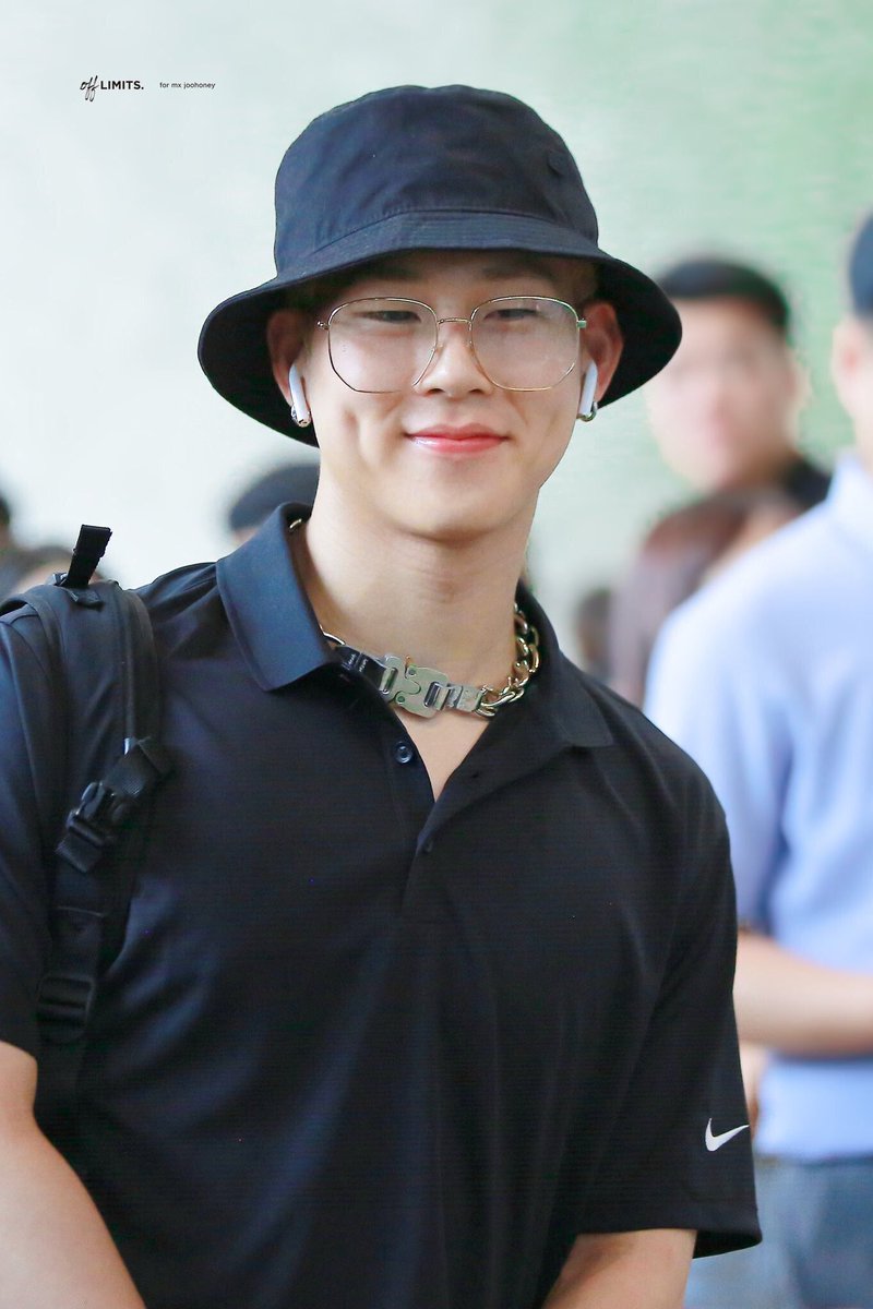 jooheonspace's tweet photo. Jooheon in bucket hat 😍 #주헌 https://t.co/nvRY0ujc5R