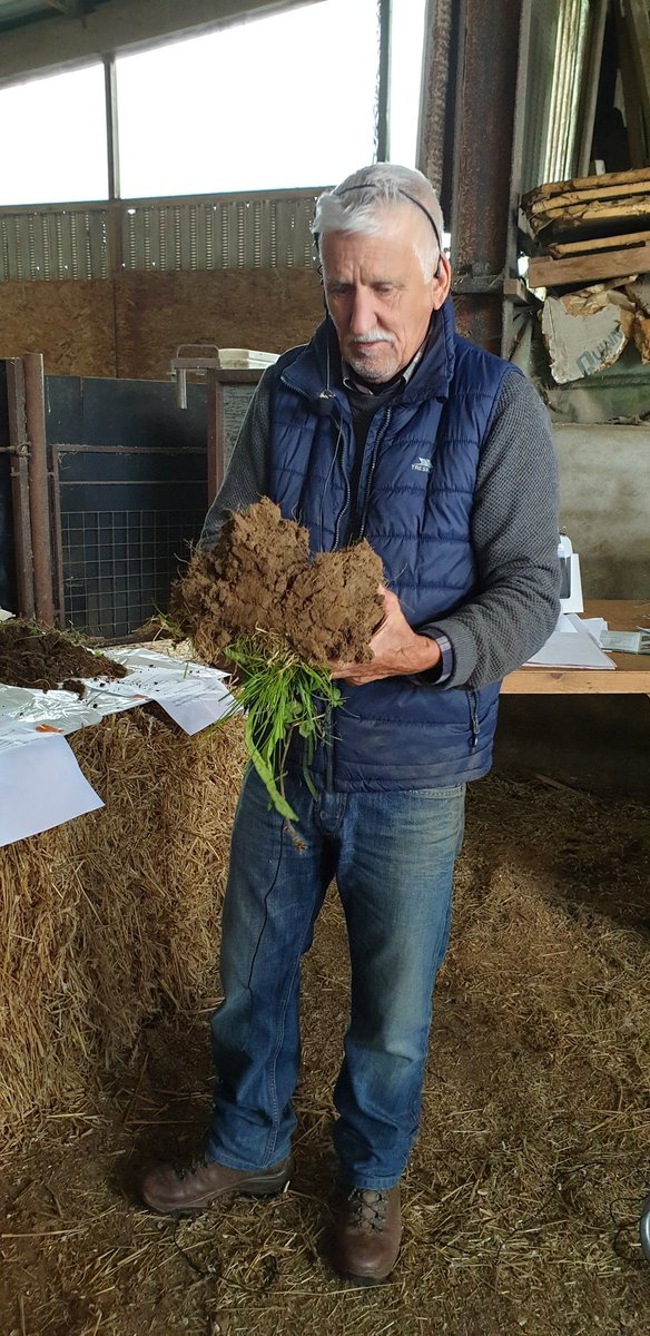 FarmersOfTheUK's tweet photo. 2021 was a busy year for @PastureForLife in Wales. Our inaugural event held in August at PfL certified Pantglas Farm, Llanboidy was well attended despite torrential rain. Soil health consultant, Jon Williams introduced the group to the fascinating world of soils. https://t.co/sHFOPBfyYo