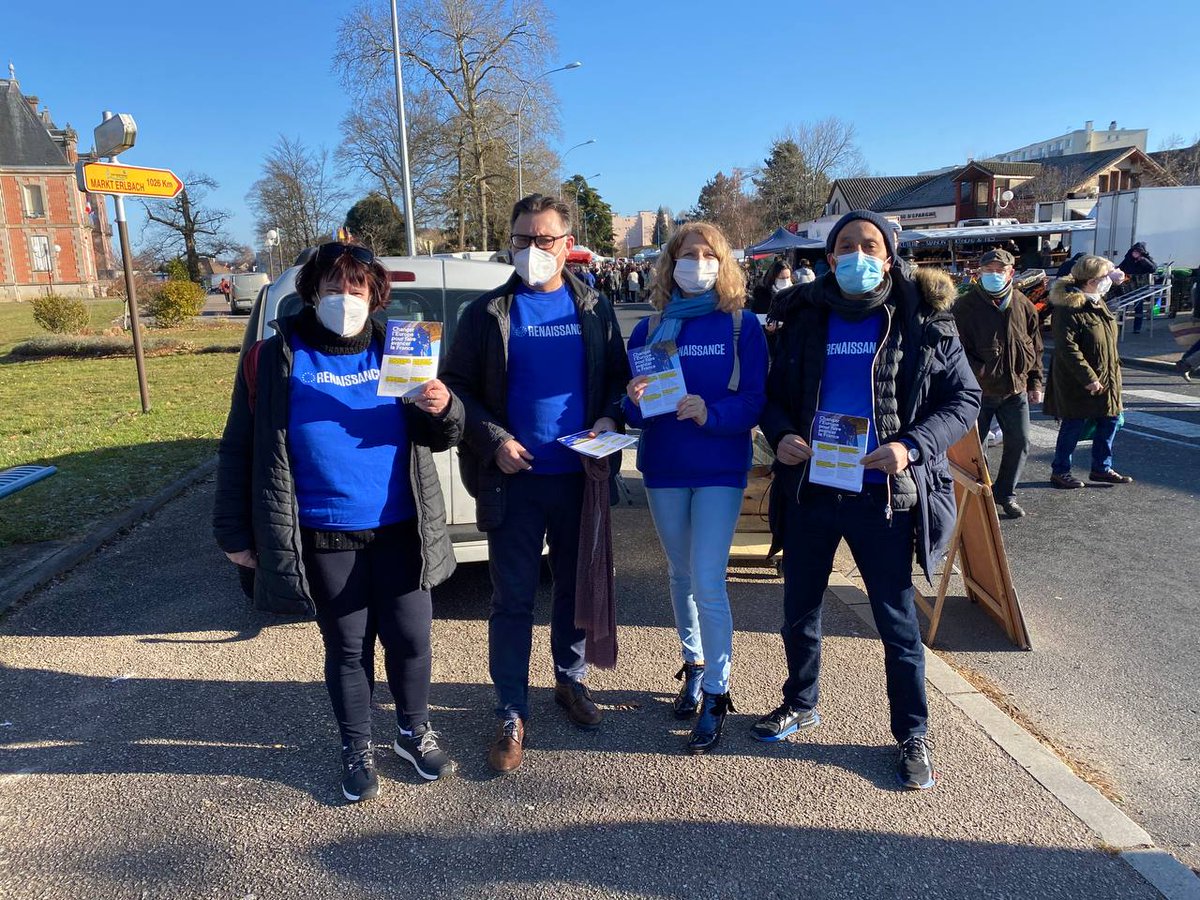 belvesvero's tweet photo. De beaux échanges ce matin sur le marché de Panazol
#PUEF #macron #5ansdeplus https://t.co/RrABlGeUwb