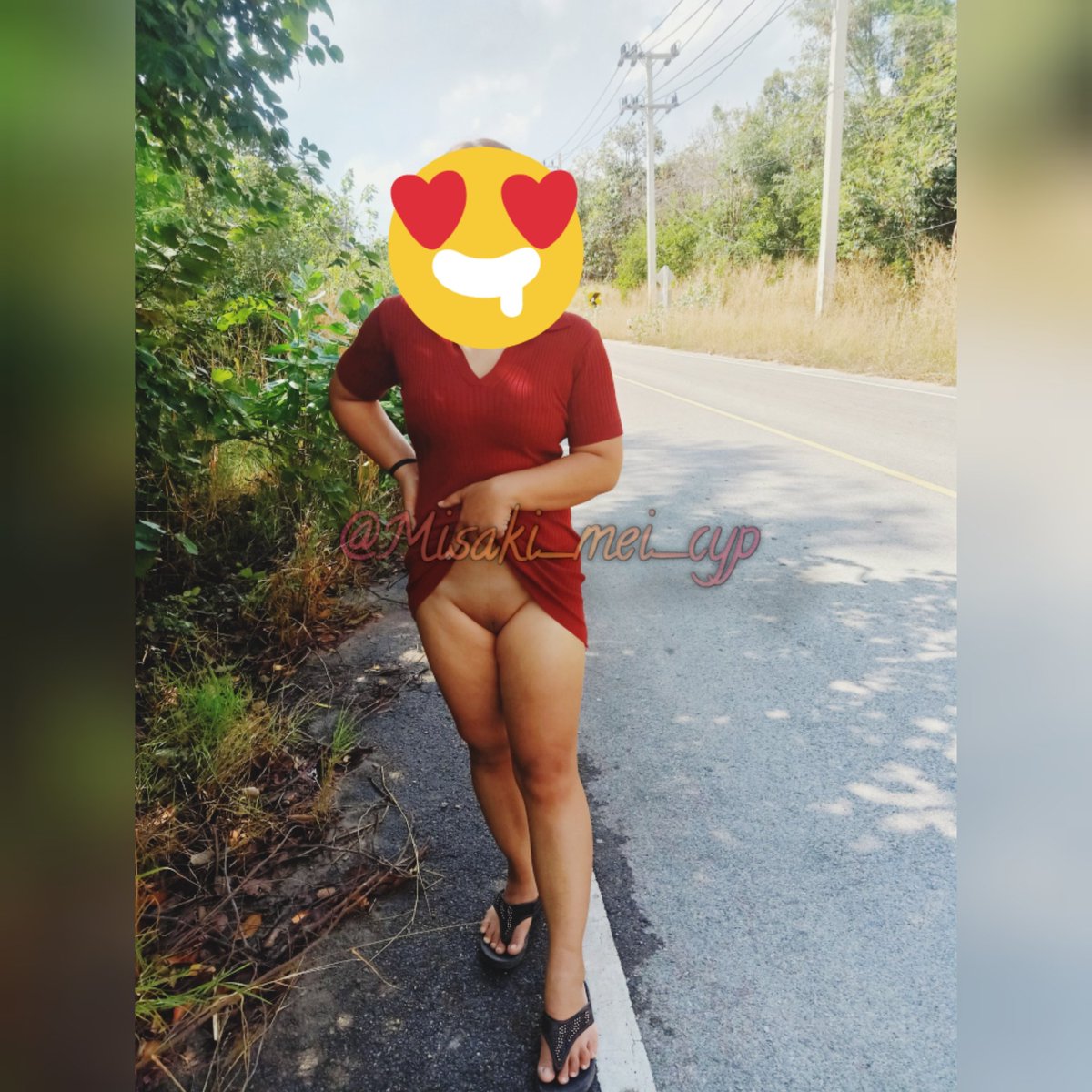 มีรถวิ่งผ่านหรอ? ก็เปิดกีให้ดูไปเลยซิคะ #เงี่ยนหีแฉะ #outdoor  #เที่ยวกับเพื่อนก็โชว์กีได้