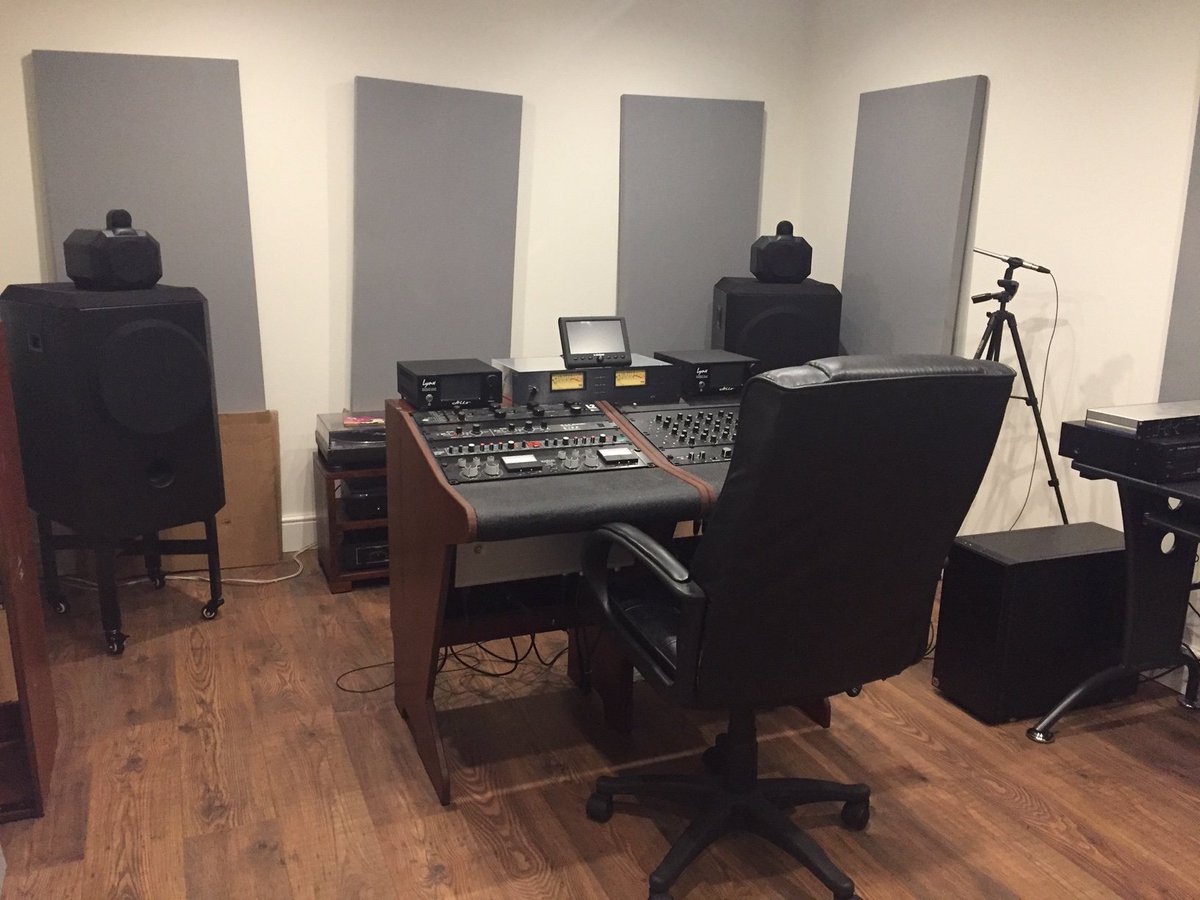 mstrd.co.uk studio now finished ready for bookings,
only if you want the best mastering available!