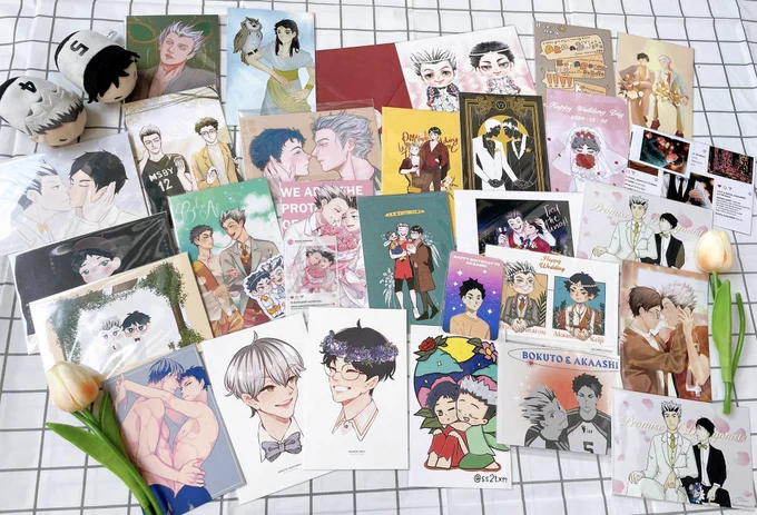 ลองเอาของจากงานมีตโบคุอาคาเท่าที่เก็บไว้มาดูอีกรอบค่ะ ///// รายชื่อผู้ร่วมงานเอย โพสต์อิทที่ทุกคนเขียนเอย ของตกแต่งของรางวัลเอย ชื่อจับฉลาก ขนมที่ได้จากทุกคนก็ยังเก็บไว้(…) โปสการ์ด/ของแจกทุกอย่างที่ได้รับเราเอามาใส่ซองแก้วหมดเลย! มีของใครอยู่ในภาพบ้างก๊อก ๆบอกได้นะคะ 🙋‍♀️✨ https://t.co/VOAC56xnDu 