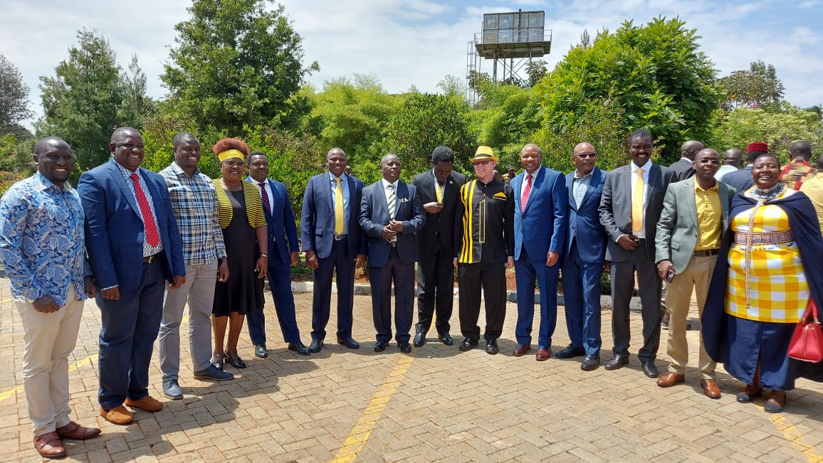 RailasDaughters's tweet photo. Kenya Kwanza ni muungano wa majambazi,matapeli,wakora,wapenda ukabila,wafisadi na watu ambao ndoto yao kuu ni kufilisisha nchi hii.Mungu tuepushe!
#MkutanoYaMajambazi https://t.co/sc6YMboK2r