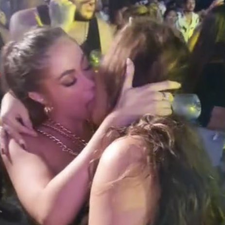 AdriWitch's tweet photo. Eu sempre senti a tensão sexual https://t.co/REA8PrTQ6G