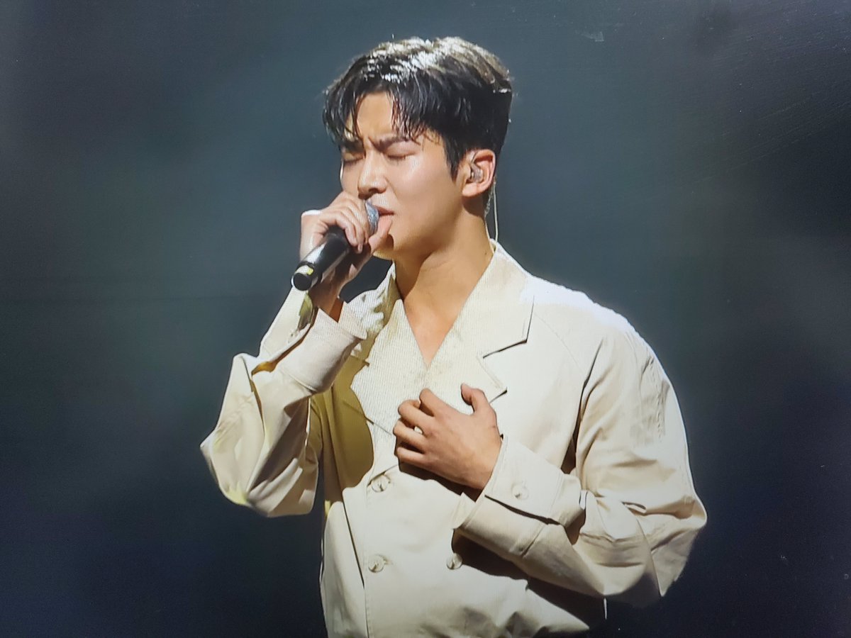 fhdnsmo's tweet photo. 220123 그날들 - 로운
#로운 #ROWOON #sf9 https://t.co/YDNCKn73cM