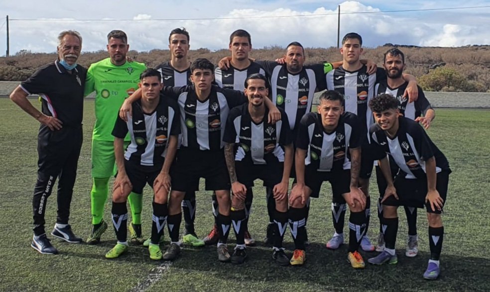 Valleseco_SD's tweet photo. PRIMERA INTERINSULAR 
@AtlRestinga 2 - @Valleseco_SD 0

#juntosSomosMasFuertes💪
TERMINALES CANARIOS S.L https://t.co/CNrD2BQW0O