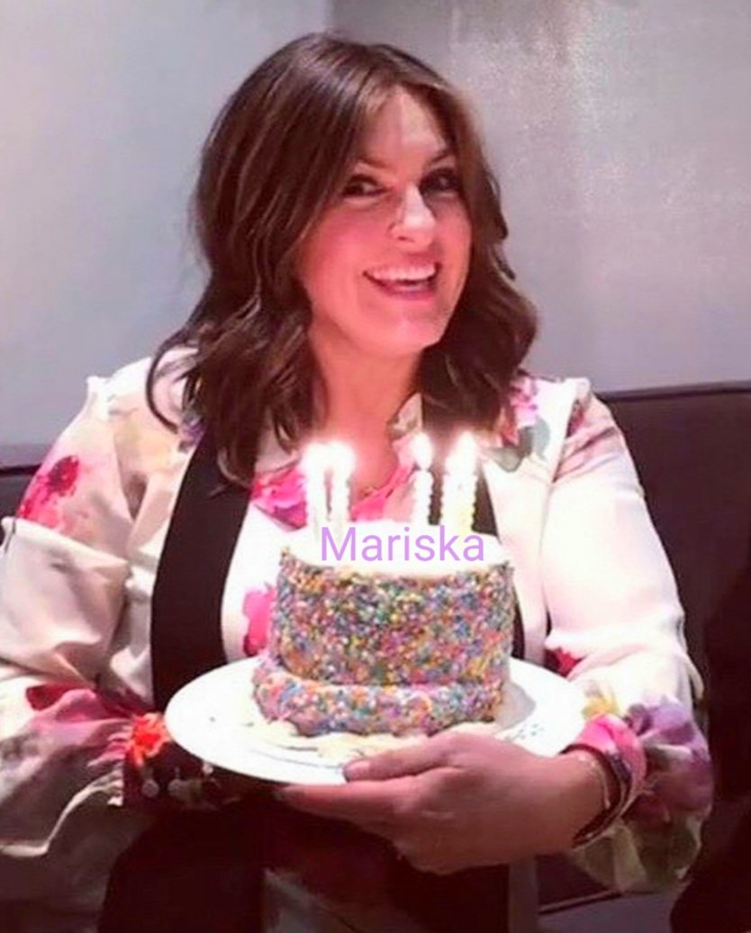 clairekerrbear's tweet photo. Happy Birthday #MariskaHargitay Have the most wonderful day with family &amp; friends 🎂🎈🥂🍾🎈🎉 https://t.co/eLILS4m5XS