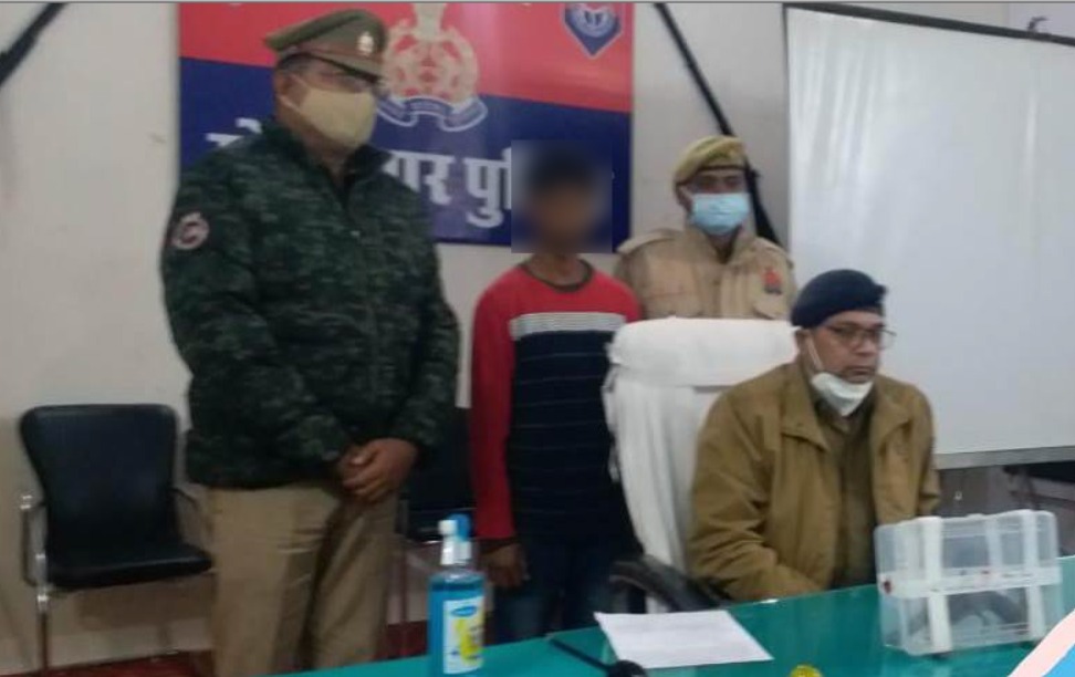 gorakhpurpolice's tweet photo. #gorakhpurpolice
#PoliceAction
#WellDoneCop
#PsCantt

➡️#OperationHunt के तहत 25 हजार का इनामिया व गैगेस्टर का वांछित अभि0 शेर मोहम्मद को किया गया गिरफ्तार।
➡️अवैध असलहा व कारतूस बरामद

@IPS_VipinTada #UPPolice https://t.co/KYuS72NUOT