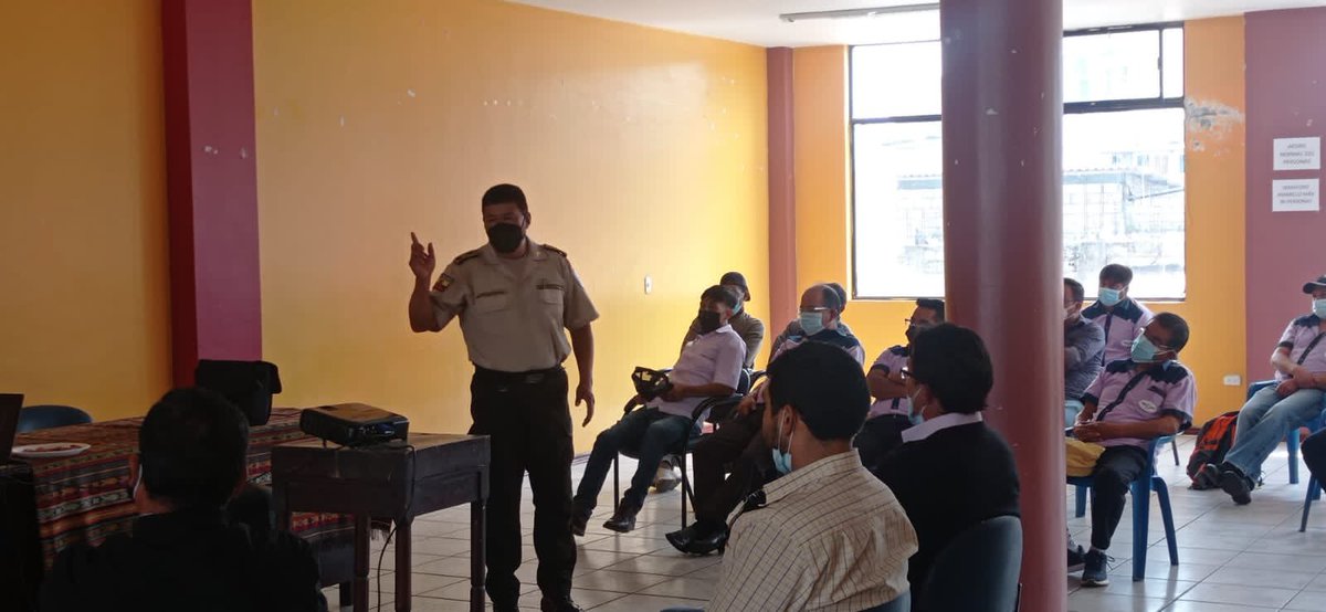 fettepi2's tweet photo. Cumpliendo con el compromiso de mejorar nuestro servicio de transporte hemos capacitado a todos los compañeros que conforman la operadora de transporte Ecuatoriana S.A.@MoniSandovalUIO @teleamazonasec ￼￼@santiguarderas @acastropiedra https://t.co/K7JT9lhZJG