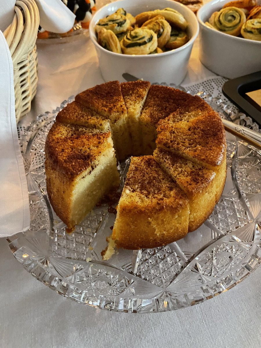 Sartoodles's tweet photo. Today I am Cake Testing at our apartment complex potluck.
Tip: #cakefirst https://t.co/tdk0CkGjiX