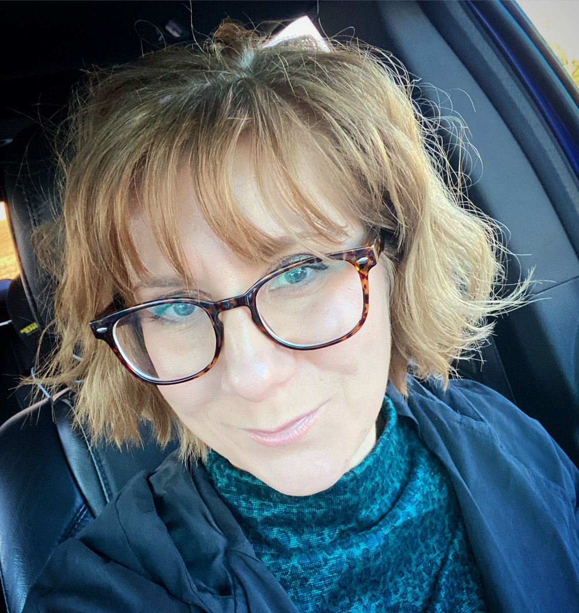annfallison's tweet photo. When it’s 2022 and you say “screw it, I think I’ll get bangs”. 🤣😘 #bangsforthewin #cdcrecommends #bangs https://t.co/PkRON8IvFE