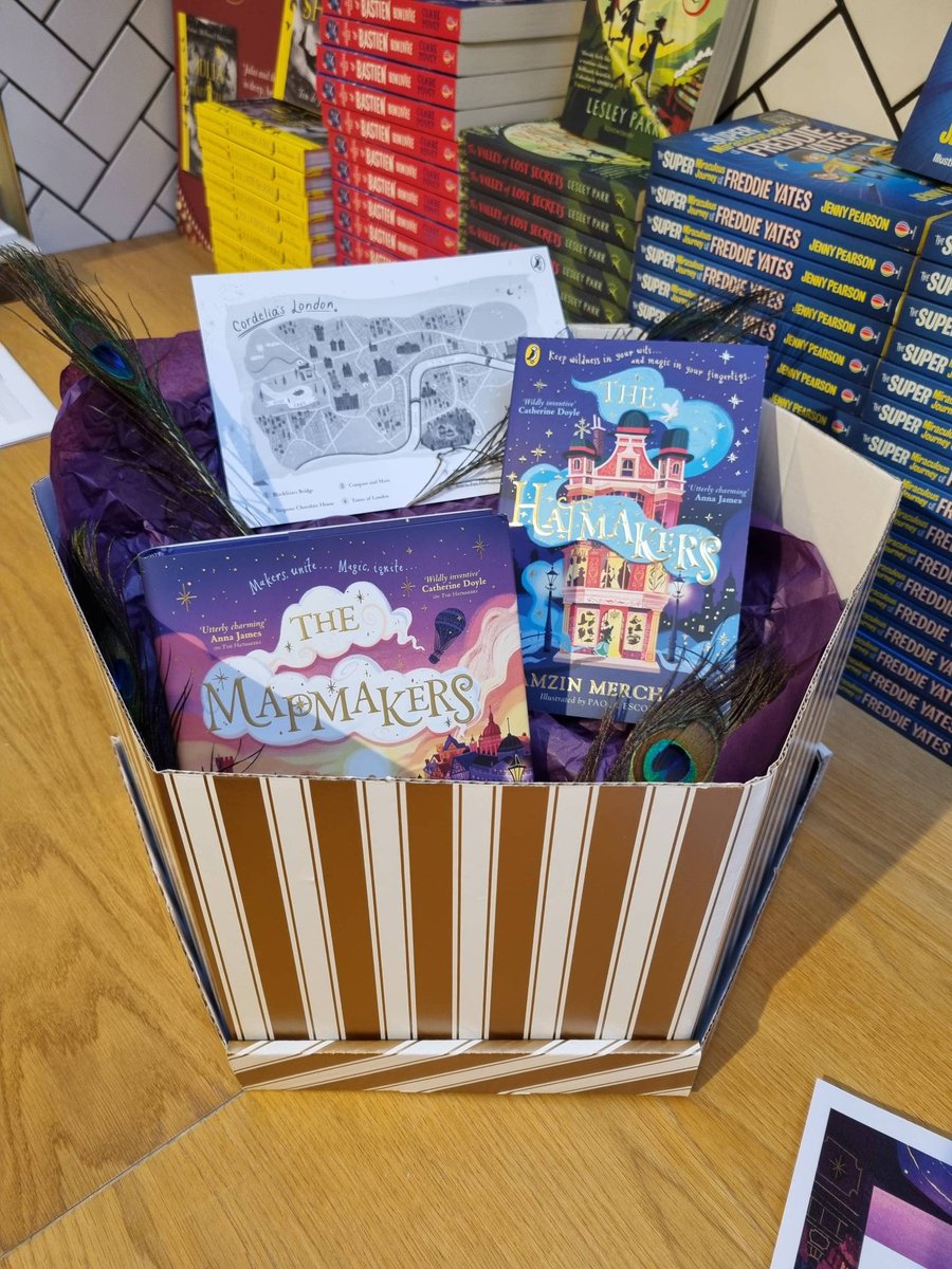 BhamWaterstones's tweet photo. Thank you @tamzinmerchant & @PuffinBooks for this magical hat box! The Hatmakers has been a firm favourite amongst the booksellers! 👒🎩
We are very excited to read your new book the Mapmakers!
#Hatmakers #Mapmakers #waterstones https://t.co/6Bkczq7DS5