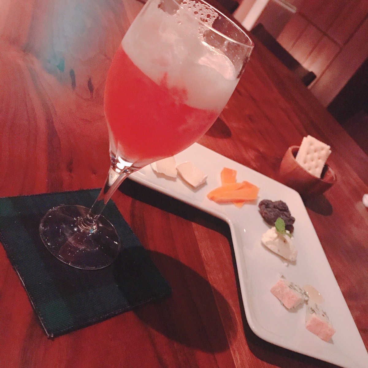 bbg_f8f66k's tweet photo. この前食べたモンブランパフェ⛰
おやすみは、週に2日欲しいです!🙋♀️パンダです🐼
明日から月曜か...よし!みんな!!
明日も頑張るしか!!❤️🔥
今行きたいのは【厄祓い】【西中洲のBAR】Death←
写真は、パンダちゃん行きつけのBAR🍷ここは、みんなに教えたいし、教えたくないお店🥺←
#90line https://t.co/vkpukgQw2G