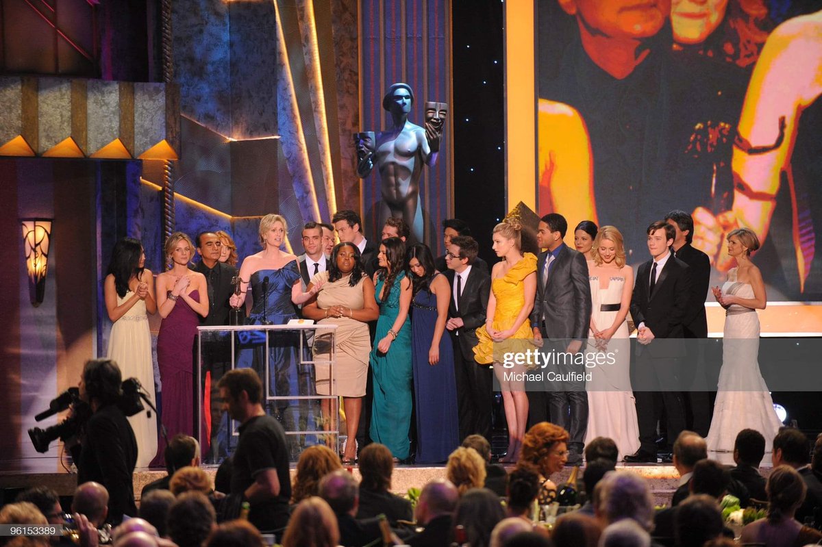 HistoryofGlee's tweet photo. On this day in 2010: the cast of #Glee won Outstanding Performance by an Ensemble in a Comedy Series at the 16th annual Screen Actors Guild (SAG) Awards, held at the Shrine Auditorium in Los Angeles, California. https://t.co/ChiwABHfaG