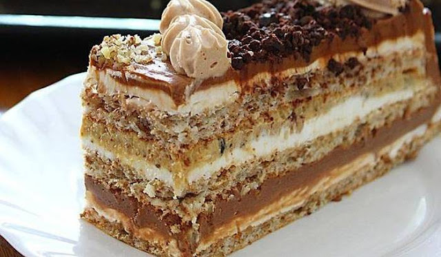 TORTA NAD TORTAMA: Najpopularnija torta na internetu, tako kremasta da se...
mojakuhinja.net/2016/02/torta-…