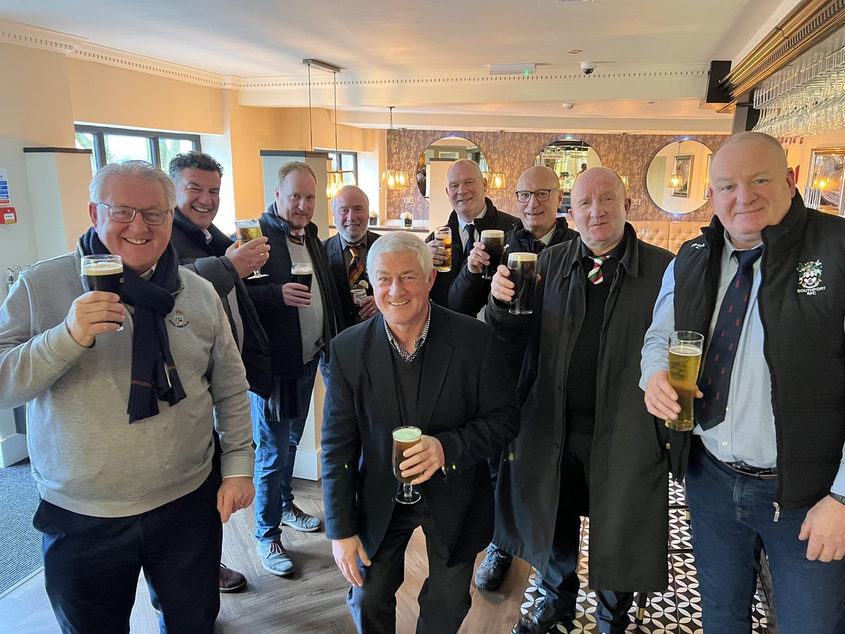 pacarney281161's tweet photo. An absolute brilliant day watching @SouthportRFC play against @OrrellRUFC in memory of my cousin David Cleary - great to see family and friends and some major Orrell legends turned out as well - thank you to Orrell for organising #Clearo ❤️ https://t.co/1tXQrHVVpf