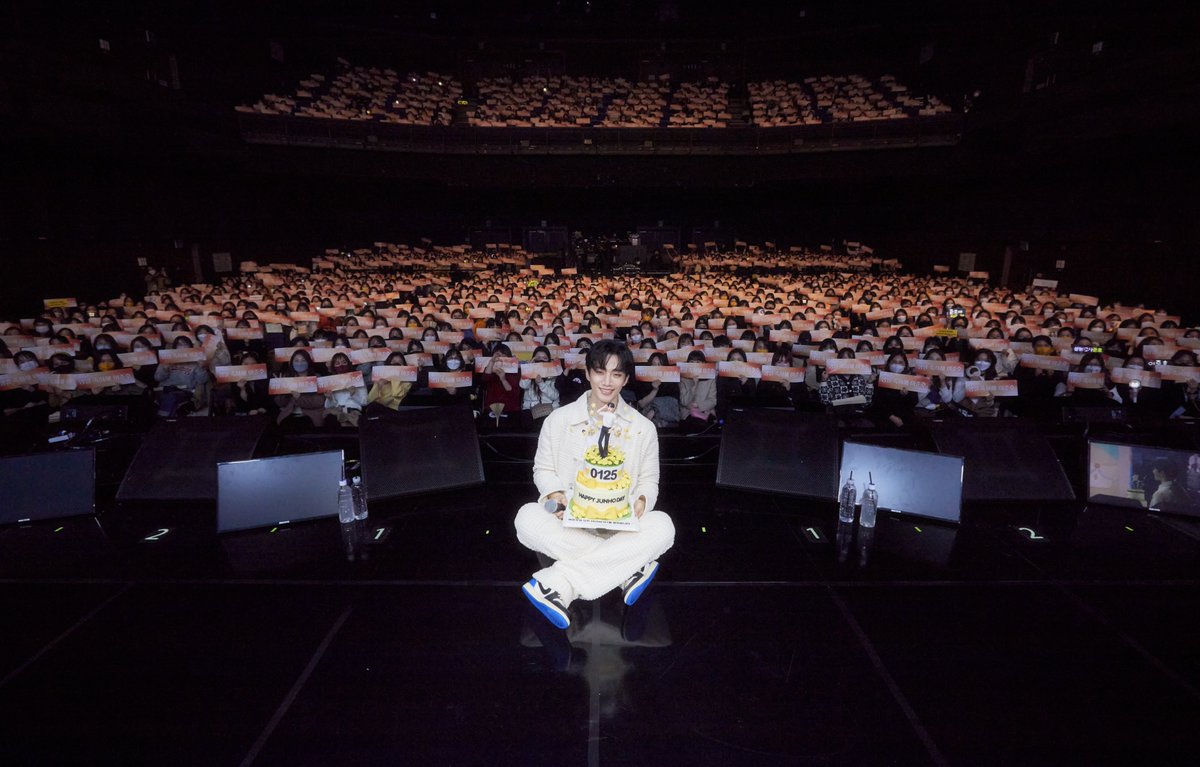 2022 이준호 FANMEETING
<JUNHO THE MOMENT>

함께 해줘서 고마워요 💛

#2PM #투피엠
#JUNHO #준호
#이준호 #LeeJunHo 
#JUNHO_THE_MOMENT