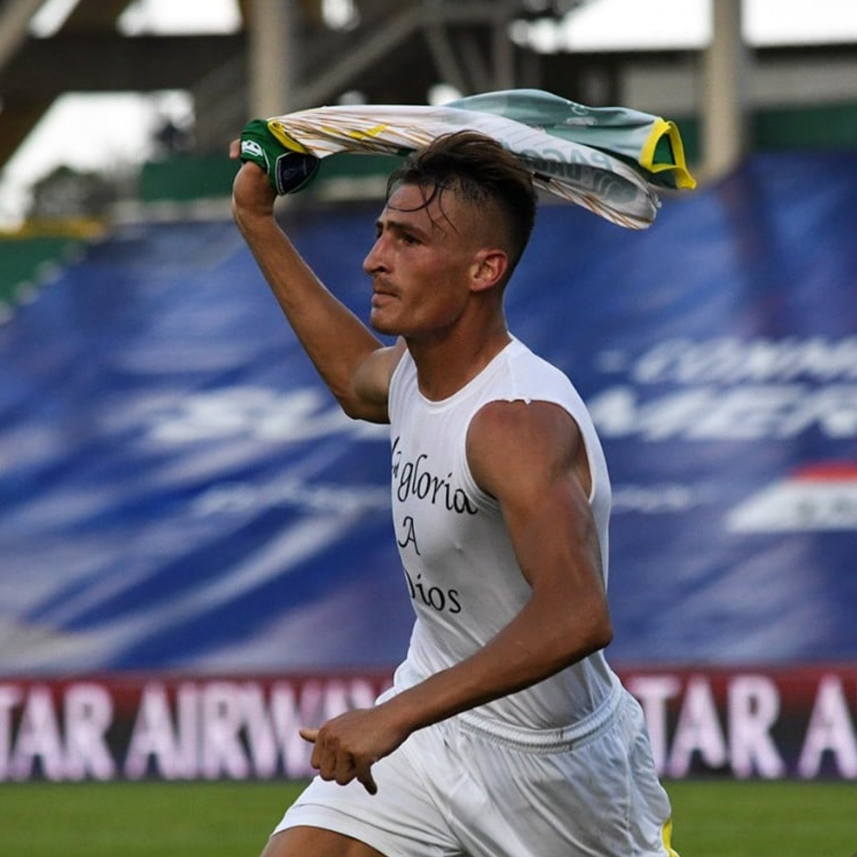 ¡Feliz Aniversario Halcones! 🏆

Eras el goleador de la Copa, mira sino ibas a convertir en la final Braian Romero

#ElOrgulloDeSerDefensa 💚💛💚