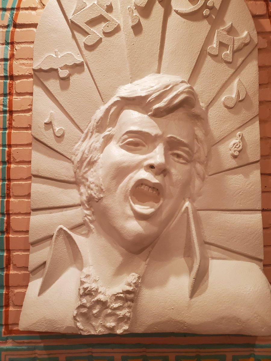 Lance_Bro007's tweet photo. Funny how @ChuysRestaurant can have an Elvis theme but no Elvis chicken.... use to go weekly but now might go once every 3 months. Bring back old menu, nacho bar, &amp; daily specials! #Chuys https://t.co/vfB2aXpoDW
