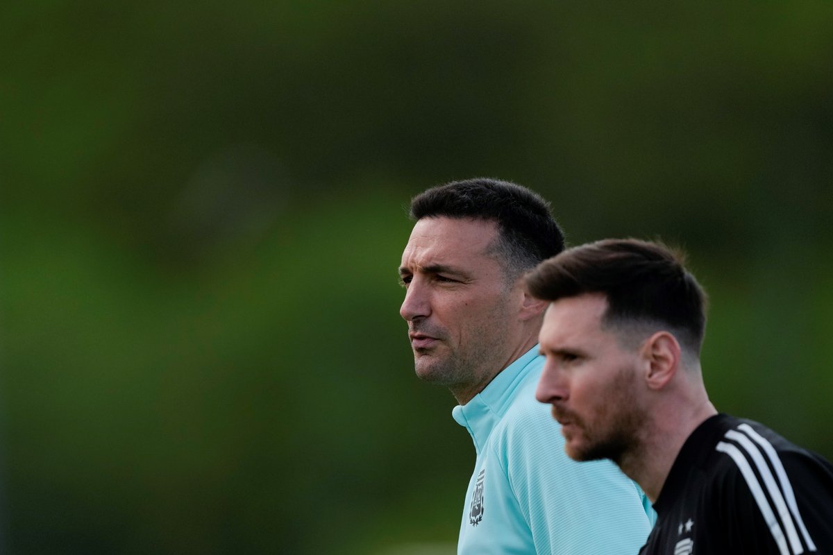 tndeportivo's tweet photo. Sin Messi para jugar ante Chile y Colombia, ¿quién debería reemplazarlo? Opiná con el hashtag #MessiTND y te leemos desde las 13, en TN Deportivo https://t.co/hoCeHPFGfM
