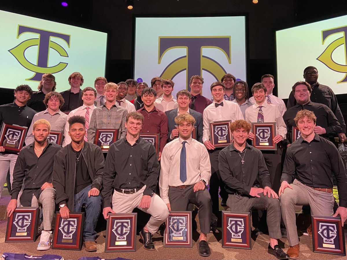 Big thank you to our 2022 Senior Football players. Appreciate the hard work and dedication that y’all have given to our program, our school and community! #TCOD ⁦<a href="/KISDAthletics/">Keller ISD Athletics</a>⁩ ⁦<a href="/coachmwilliams1/">Marshall Williams</a>⁩