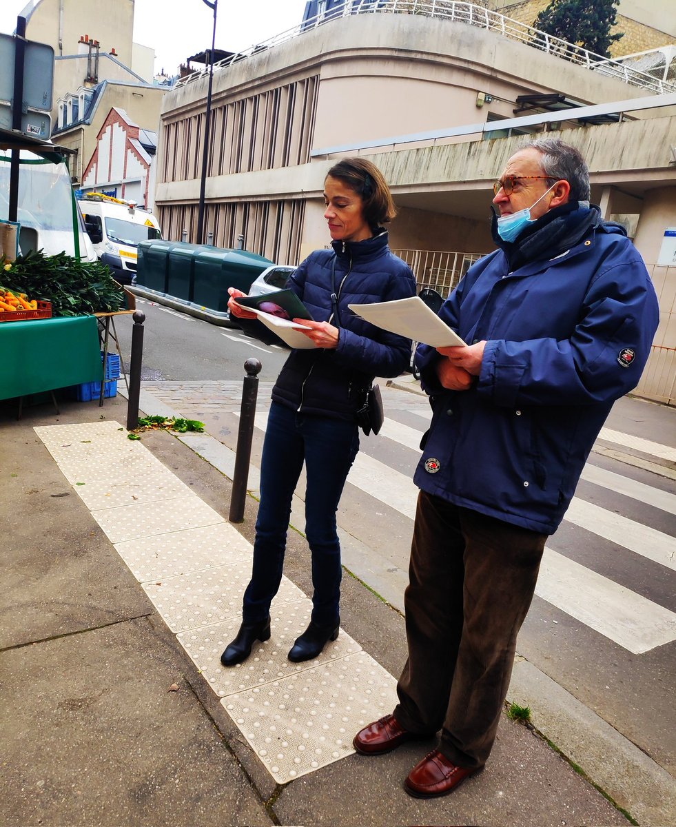 FranckLC's tweet photo. Aujourd'hui avec l'équipe @ReconqueteXiv - @ReconqueteParis nous étions sur le marché Villemain au contact des habitants du #14e. Des #Quatorziens intéressés par les discours et propositions d'@ZemmourEric - @Reconquete2022 !
#Paris14
#RECONQUETE 
#ZemmourPresident2022 
#Zemmour https://t.co/DqellKfV9A