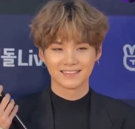 jeonxyzc's tweet photo. Tae:“My Suga has really pretty teeth” - A heartwarming thread https://t.co/cHLyuu24OV