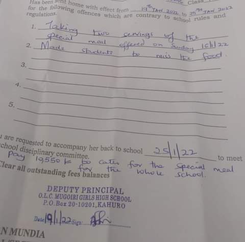 TabbyKanyungu's tweet photo. 17 girls from Mugoiri girls were suspended on 19th, to report back on 25 with a fine of Kshs 10,550, as a fine for having a double serving of food! This is extortion! Robbery! No wonder small small schools are doing better than u! Na vile us fees is high!
Mnatuangusha #Kiharu https://t.co/DwYoCTLNDL