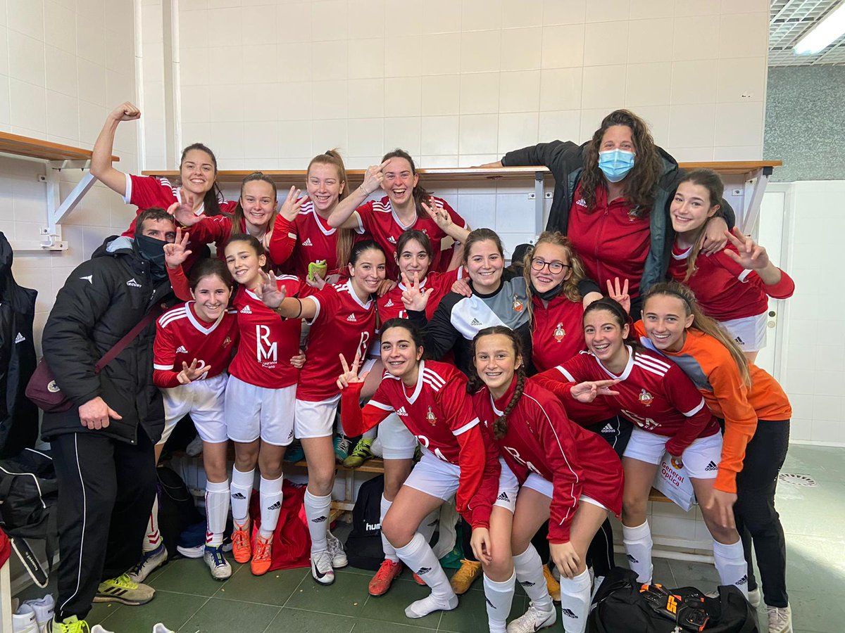 anelenitsuga's tweet photo. Nosotras también esperamos la foto del regional esta tarde! +3 🔴⚽ @cfcalamocha https://t.co/tzLooVX5ae