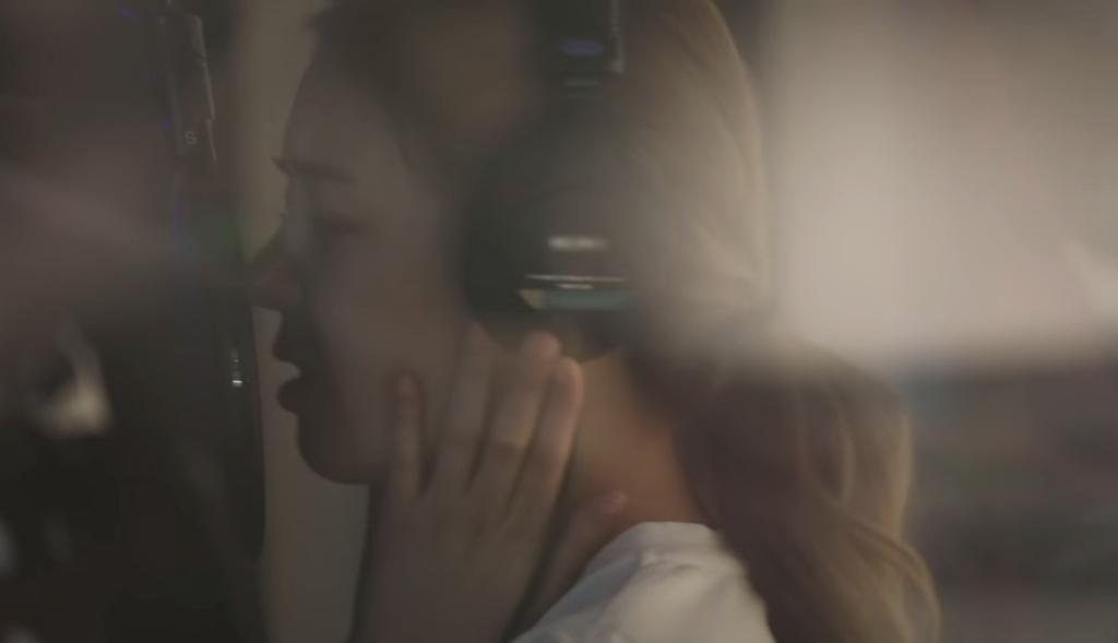 hourlyjisu's tweet photo. #리아 #LIA https://t.co/kfJSA6yydy