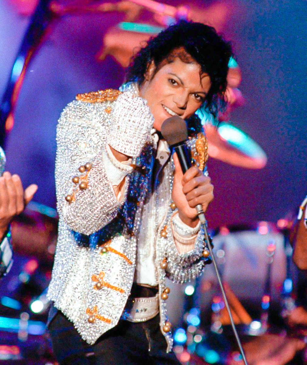 <a href="/DanielNewman/">DANIEL NEWMAN 🏳️‍🌈</a>