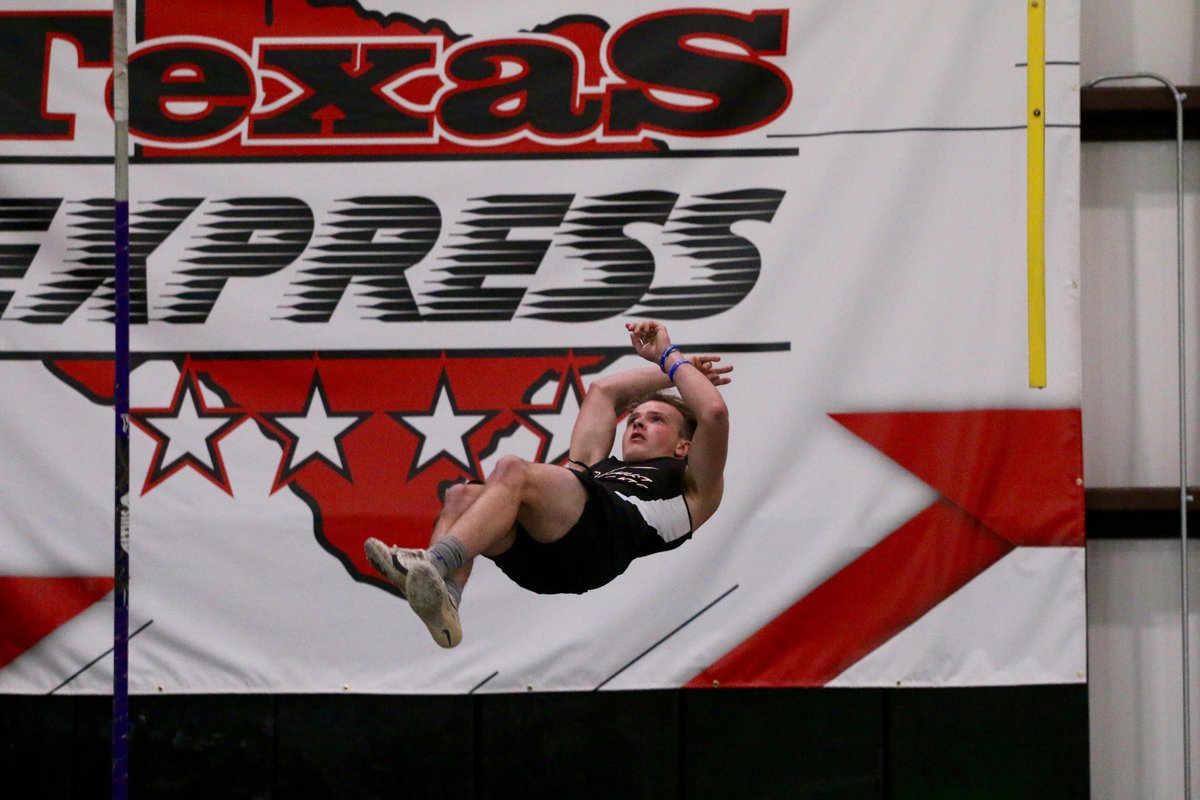 Four from yesterday's Texas Express North Regional Qualifier <a href="/DallasVault/">TEXASEXPRESSPV</a> <a href="/KevinHa66908237/">VAULT BARN</a> <a href="/VaultCats/">Vault Cats PV Club</a>  <a href="/Macvaulter/">Mac Vault Academy</a> <a href="/trackbarn/">TrackBarn</a> <a href="/thezigziegler/">The Sports Kinesiologist</a> <a href="/GreenhillATH/">Athletic Department</a>