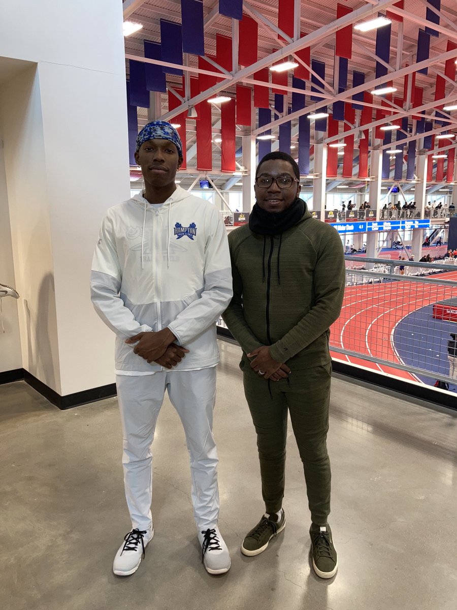 FITPromotions1's tweet photo. Had a chance to pull up to the facility and see one of my former athletes! ⁦@OtisSlayton⁩ one of the finest young men out there. A Full scholarship kids at Hampton.  #434made #OutTheMud “Halifax kids, I have your back until you tell me not to!” https://t.co/T6DoUYU4V8