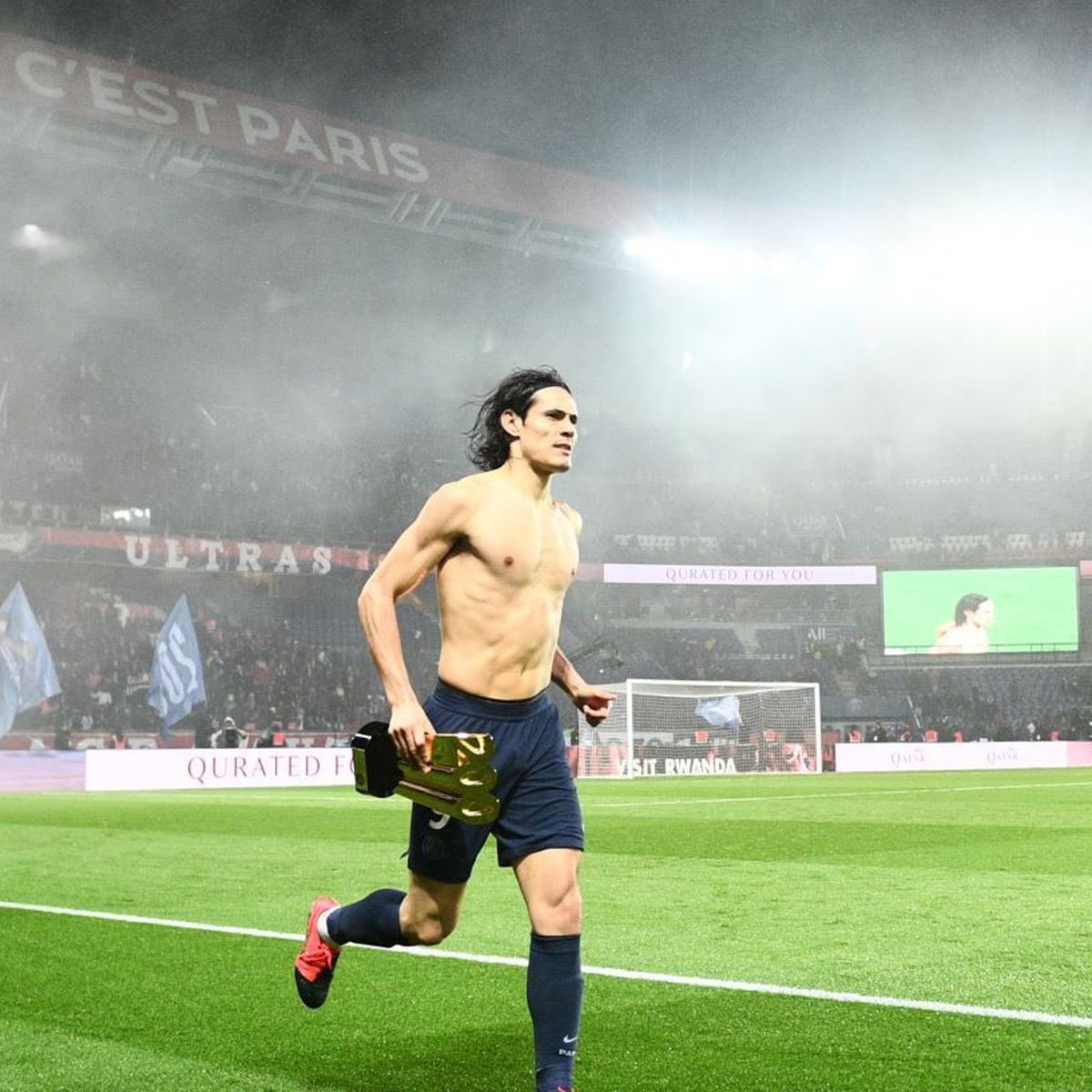 MediaParisien's tweet photo. 🥲 Edinson Cavani https://t.co/AgrrV5BbdU