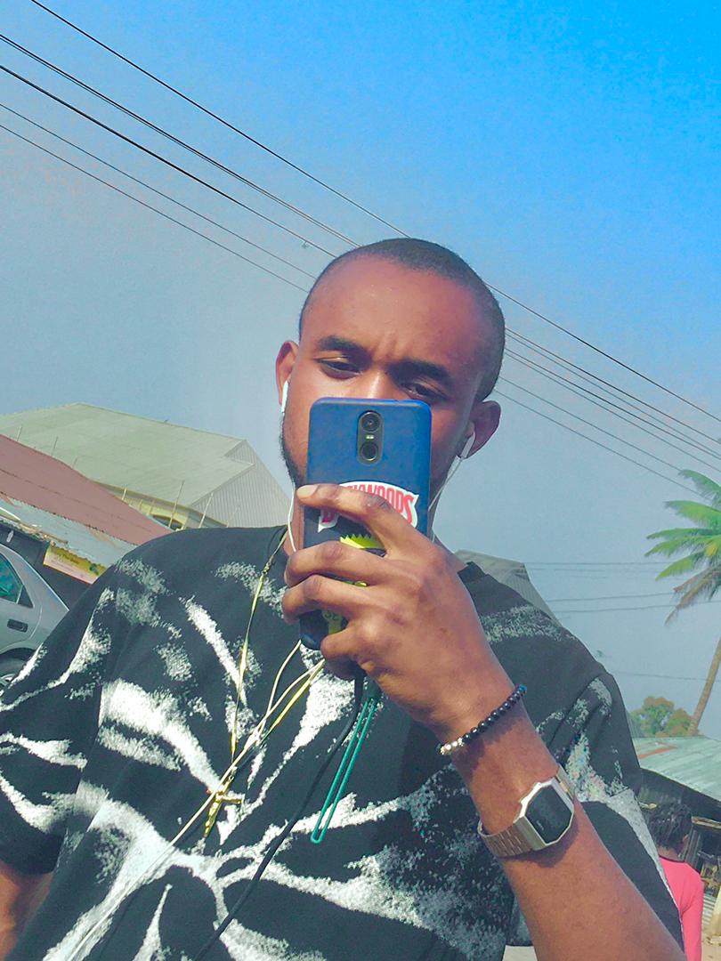 OkacheThomas's tweet photo. @SagePrecious #Kidbro
I told him when you dey church dey open eyes especially when dem say close am. At a church for a program when a prophet asked everyone to close their eyes. #Padi Stan for corner observe prophet put pins of mouth, bite one madam belle say e wan comot arrow https://t.co/5JynCd7hja