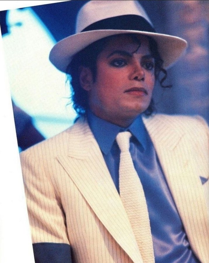 AUgustBeat_'s tweet photo. Michael Jackson, 1988. https://t.co/Xm9ax6E0cW