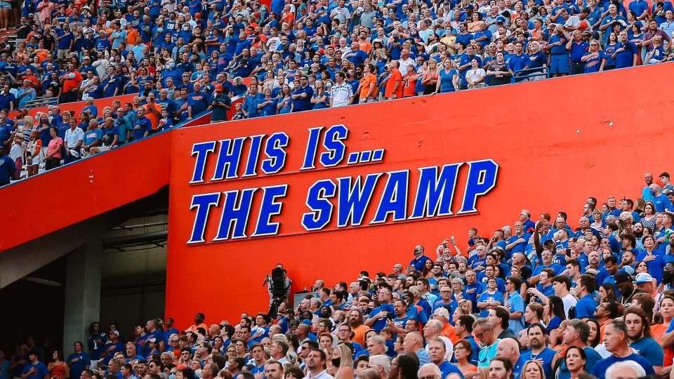 mmax_23's tweet photo. Thankful to receive an offer from the University of Florida! @GatorsFB @coach_bnapier @CoachRyanO https://t.co/KbzhRUbxN6