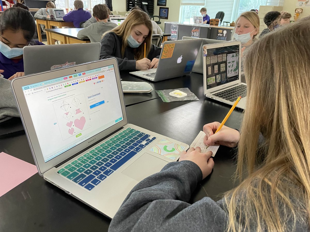 DarlingtonTiger's tweet image. Seventh-grade coding exploratory students recently learned the importance and reason for creating a function in #AppleSwift with a little help from origami!  

See more on our website at darlingtonschool.org/5820790.

#AppleDistinguishedSchools