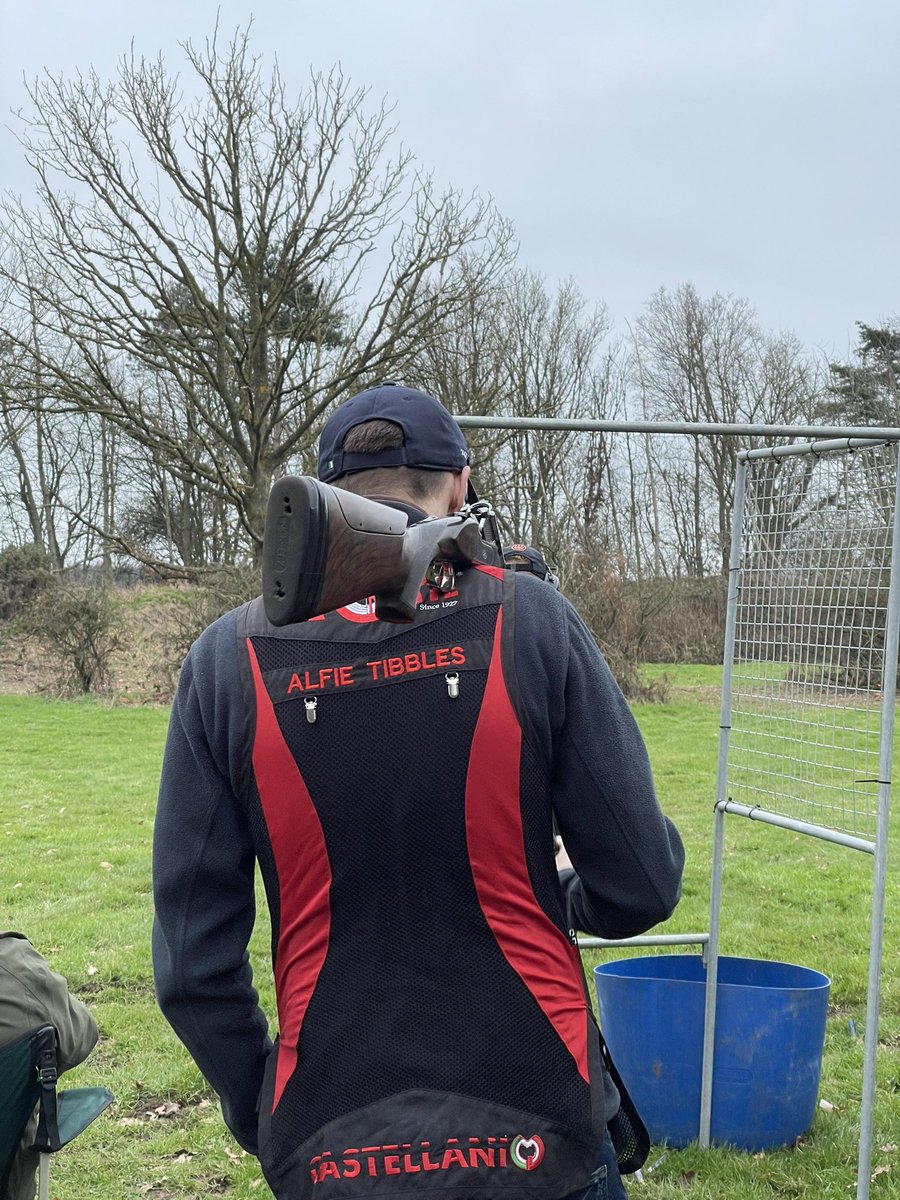 Good day at Barrow, finished on 85/100. Back home - new stickers fitted ready for next shoot. <a href="/LaporteCPC/">LaporteCPC</a>  <a href="/teaguechokes/">Teague Chokes</a> <a href="/EDGARBROTHERS/">Edgar Brothers</a> <a href="/lyalvaleexpress/">Lyalvale Express</a> <a href="/laycroft/">Laycroft Park Ltd</a> <a href="/zoli_uk/">@Zoli_UK</a> <a href="/VarioHearables/">Vario Hearables</a>