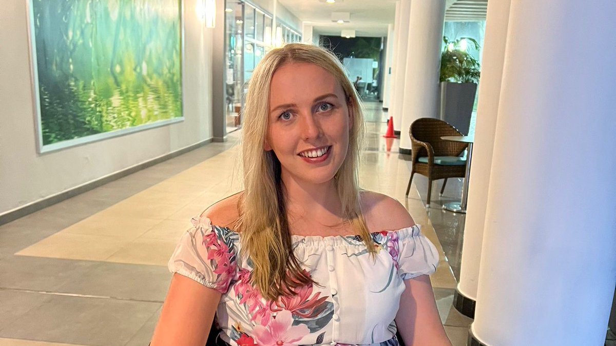 LauraHoneycomb's tweet image. #WorkTip let your team take the Christmas holidays so you can do this in January 😍😂🇯🇲🖤