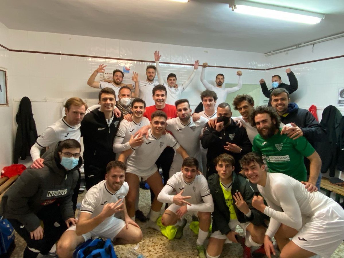 Mora_CF's tweet photo. 📸 REMONTADA   ➕3️⃣

Importante victoria de nuestro equipo, tras lograr remontar un 0-2. 3️⃣ puntos que nos sirven, para alcanzar la segunda plaza y situarnos sólo a 3️⃣ puntos del líder.

Vamos equipo! Vamos Mora!💪

#somosMoraCF🤍 https://t.co/01yON9oFjJ