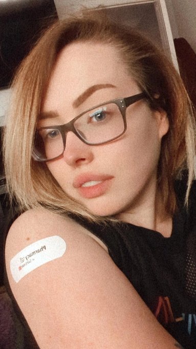 Watch Rey 🐉's leaked NSFW photo on TwXstars