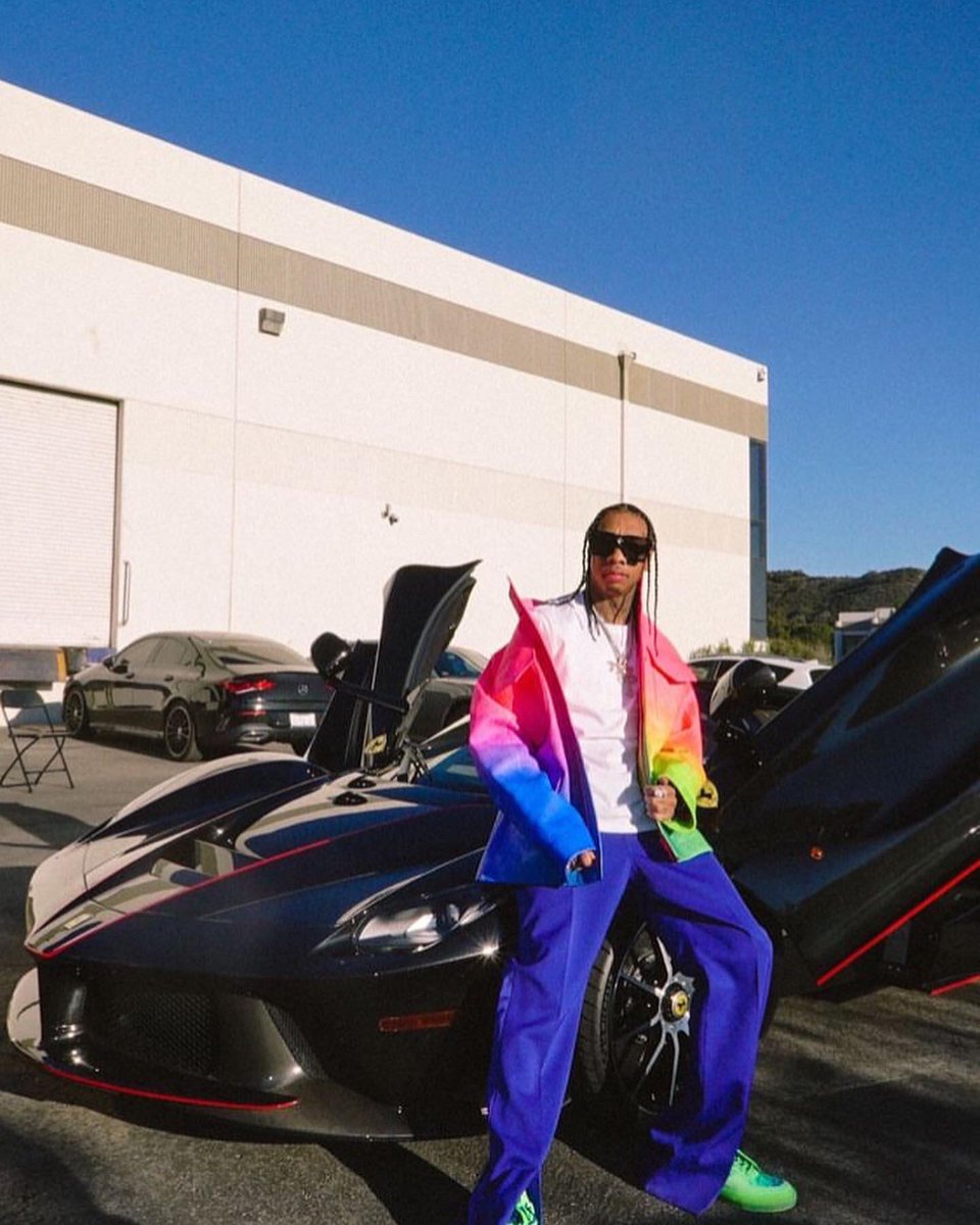 icygangpink's tweet photo. New my luv @Tyga #Tyga #Traww https://t.co/4ZXO1a7fRv